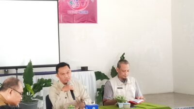 Kepala Dinsos Ngawi, Budi Santoso, saat menyampaikan materi verifikasi BLT DBHCHT.