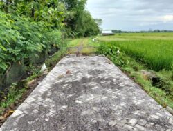Dongkrak Produktivitas Pertanian, Pemdes Dawu Ngawi Bangun Jalan Usaha Tani di Dusun Wates